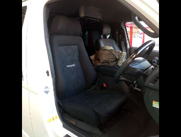 TOYOTA�@�n�C�G�[�X�@7�^�@�i���[�@�f�B�[�[���i2022�N�j�@�Ɂ@RECARO�i���J���j�@�G���S���hMV�@BK�@����