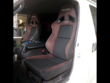 TOYOTA�@�n�C�G�[�X�@5�^�@�f�B�[�[���@�i���[�i2020�N�j�@�Ɂ@RECARO�i���J���j�@SR-7�@GU100�@�u���E���@���@SR-7F�@GU100�@�u���E���@����