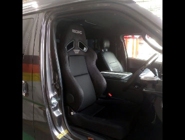 TOYOTA�@�n�C�G�[�X�@���C�h�o���@6�^���C�h�@�f�B�[�[���i2020�N�j�@�Ɂ@RECARO�i���J���j�@SR-7F�@GU100�@BK�@����