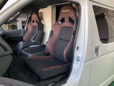 TOYOTA�@�n�C�G�[�X�@TRH216�@���C�h�i2023�N�j�@�Ɂ@RECARO�i���J���j�@SR-7F�@GU100H�@�u���E���@�A�[�����X�g�t���@�~���E�@����