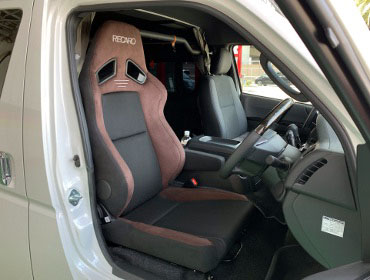 TOYOTA�@�n�C�G�[�X�i2022�N�j�@�Ɂ@RECARO�i���J���j�@SR-7F�@GU100H�@�u���E���@�A�[�����X�g�t���@����