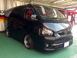 TOYOTA�@�n�C�G�[�X�@7�^�@���C�h�@�K�\�����@�Ɂ@RECARO�i���J���j�@SR-7F�@GU100�@RED�@�~���E�@����