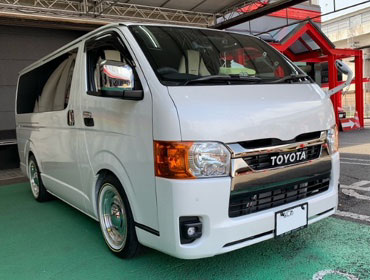 TOYOTA�@�n�C�G�[�X�@7�^�@�i���[�f�B�[�[���i2023�N�j�@�Ɂ@RECARO�i���J���j�@LX-F�@WL110H�@�����U�[�@�~���E�@����