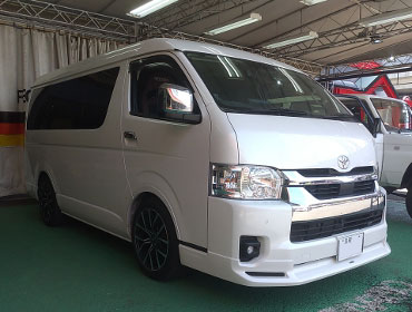 TOYOTA�@�n�C�G�[�X�@200�n�i2022�N�j�@�Ɂ@RECARO�i���J���j�@SR-7F�@GU100�@�u���E���@����