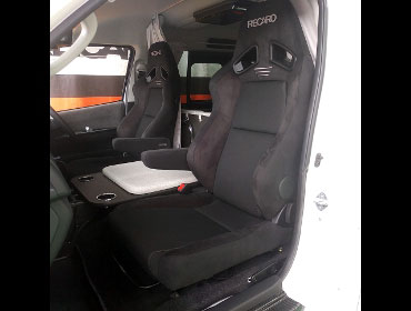 TOYOTA�@�n�C�G�[�X�@200�n7�^�i2023�N�j�@�Ɂ@RECARO�i���J���j�@SR-7F�@GU100�@BK�@�~���E�@����