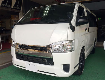 TOYOTA�@�n�C�G�[�X�@TRH200V�@4�^�i2016�N�j�@�Ɂ@RECARO�i���J���j�@SR-7F�@GK100�@BK/SIL�@����