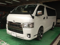 TOYOTA�@�n�C�G�[�X�@200�n�@6�^�@�i���[�f�B�[�[���@�Ɂ@RECARO�i���J���j�@SR-7F�@GU100�@A/R�i���j�@����