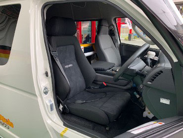 TOYOTA�@�n�C�G�[�X�@KDH206�i2016�N�j�@�Ɂ@RECARO�i���J���j�@�G���S���hMV�@BK�@����