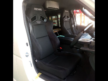 TOYOTA�@�n�C�G�[�X�@7�^�@GDH206V�@�Ɂ@RECARO�i���J���j�@SR-7F�@GU100�@�u���E���@�~���E�@����