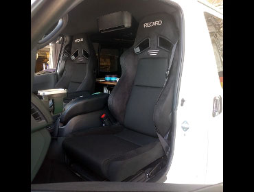 TOYOTA�@�n�C�G�[�X�@7�^�@GDH206V�@�Ɂ@RECARO�i���J���j�@SR-7F�@GU100�@�u���E���@�~���E�@����