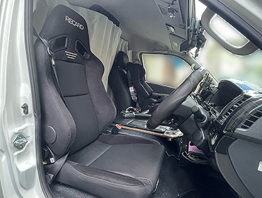 TOYOTA�@�n�C�G�[�X�@6�^�@�Ɂ@RECARO�i���J���j�@SR-7F�@GU100�@BK�@����