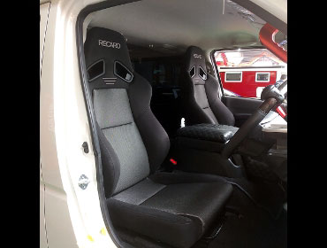 TOYOTA�@�n�C�G�[�X�@4�^�i���[�f�B�[�[���i2017�N�j�@�Ɂ@RECARO�i���J���j�@SR-7F�@GK100 BK/SIL�@����
