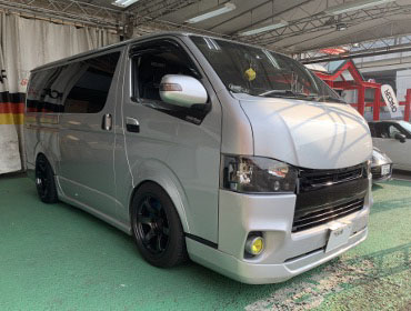 TOYOTA�@�n�C�G�[�X4�^�@�Ɂ@RECARO�i���J���j�@SR-7F�@GK100�@BK�@�A�[�����X�g�t���@�~���E�@����