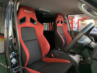 TOYOTA�@�n�C�G�[�X�@4�^�i���[�f�B�[�[��DX�@�Ɂ@RECARO�i���J���j�@SR-7F�@GU100�@RED�@�~���E�@����