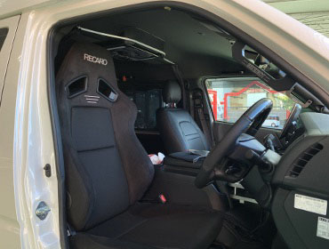 TOYOTA�@�n�C�G�[�X�@TRH216K�@RECARO�i���J���j�@SR-7F�@GU100�@BK�@����