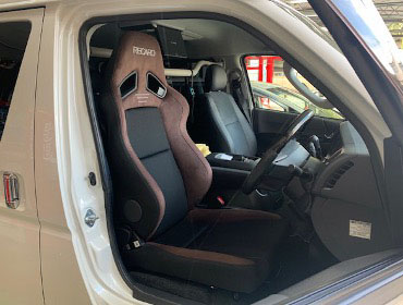 TOYOTA�@�n�C�G�[�X�@4�^���C�h�K�\�����i2015�N�j�@�Ɂ@RECARO�i���J���j�@SR-7F�@GU100�@�u���E���@����