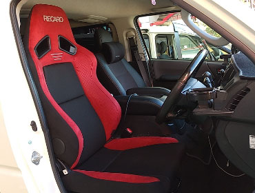 TOYOTA�@�n�C�G�[�X�@5�^�@�i���[�@�K�\�����@�Ɂ@RECARO�i���J���j�@SR-7F�@GU100�@RED�@A/R�@����