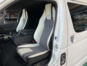 TOYOTA�@�n�C�G�[�X�@7�^���C�h�@�Ɂ@RECARO�i���J���j�@LX-F�@WL110H�@���@�~���E�@����