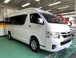 TOYOTA�@�n�C�G�[�X�@3DF-GDH221K�i2023�N�j�@�Ɂ@RECARO�i���J���j�@SR-7F�@GU100�@BK/BK�@�A�[�����X�g�t���@����