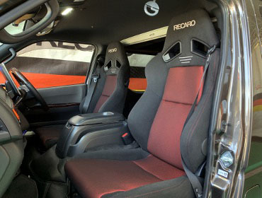 TOYOTA�@�n�C�G�[�X�@200�@�Ɂ@RECARO�i���J���j�@SR-7F�@GK100�@BK/RED�@A/R�@�V�[�g�q�[�^�[�t���@�~���E�@����