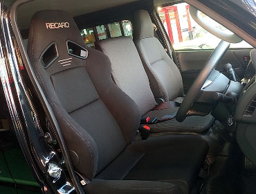 TOYOTA�@�n�C�G�[�X�@7�^�i���[�f�B�[�[���@�Ɂ@RECARO�i���J���j�@SR-7F�@GK100�@BK/BK�@A/R�^�C�v�@����