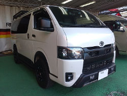 TOYOTA�@�n�C�G�[�X�@6�^�i���[�f�B�[�[���i2021�N�j�@�Ɂ@RECARO�i���J���j�@�I���\�y�hDL220HV�@�~���E�@����