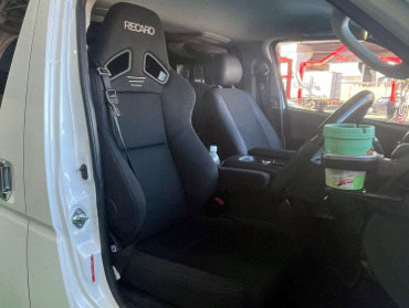 TOYOTA�@�n�C�G�[�X�@5�^�i���[�f�B�[�[���@�i2017�N�j�@�Ɂ@RECARO�i���J���j�@SR-7F�@GK100�@BK/BK�@A/R�@����