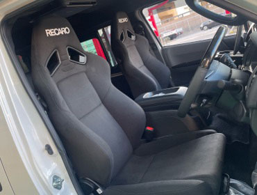 TOYOTA�@�n�C�G�[�X�@7�^�@GDH211K���@�Ɂ@RECARO�i���J���j�@SR-7F�@KK100�@BK�@�~���E�@����