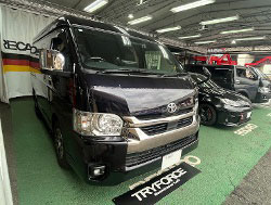 TOYOTA�@�n�C�G�[�X�@TRH216K�i2023�N�j�@�Ɂ@RECARO�i���J���j�@SR-C�@UT100�@A/R�@BK�@����