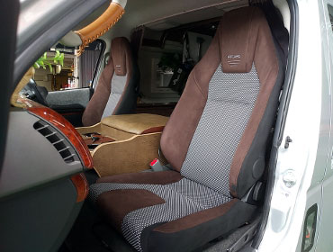 TOYOTA�@�n�C�G�[�X�@2�^�@���C�h4WD�@TRH219W�i2008�N�j�@�Ɂ@RECARO�i���J���j�@LX-F�@WU110H�@A/R�@���@�~���E�@����