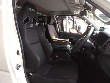 TOYOTA�@�n�C�G�[�X�@3DF-GDH206K�i2024�N�j�@�Ɂ@RECARO�i���J���j�@SR-7F�@GU100H�@BK�@�V�[�g�q�[�^�[�t���@����