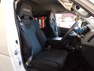 TOYOTA�@�n�C�G�[�X�@2�^�i���[�f�B�[�[���i2007�N�j�@�Ɂ@RECARO�i���J���j�@SR-C�@UT100H�@A/R�@BK�@�~���E�@����