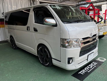 TOYOTA�@�n�C�G�[�X�i2020�N�j�@�Ɂ@RECARO�i���J���j�@SR-C�@UT100�@A/R�@BK���U�[�@�A�[�����X�g�t���@����