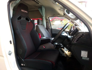 TOYOTA�@�n�C�G�[�X���C�h�@�Ɂ@RECARO�i���J���j�@SR-C�@BK100�@A/R�@BK/RED�@����
