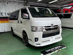 TOYOTA�@�n�C�G�[�X�@200�n�@7�^�i2023�N�j�@�Ɂ@RECARO�i���J���j�@SR-C�@UT100�@BK�@����