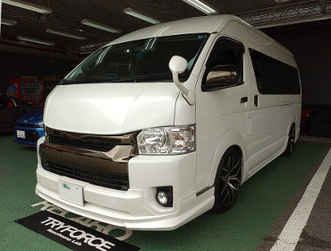 TOYOTA�@�n�C�G�[�X�R�~���[�^�[�i2017�N�j�@�Ɂ@RECARO�i���J���j�@SR-C�@UT100�@BK�@�~���E�@����