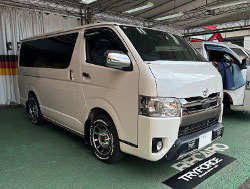 TOYOTA�@�n�C�G�[�X�@GDH206V�i2019�N�j�@�Ɂ@RECARO�i���J���j�@SR-C�@UT100�@A/R�@BK�@����