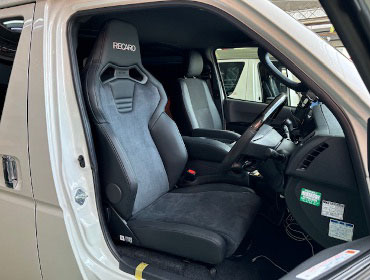 TOYOTA�@�n�C�G�[�X�@GDH206V�i2019�N�j�@�Ɂ@RECARO�i���J���j�@SR-C�@UT100�@A/R�@BK�@����