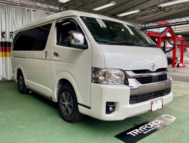 TOYOTA�@�n�C�G�[�X�@GDH211�@�Ɂ@RECARO�i���J���j�@LX-F�@WL110H�@BK�@A/R�@�A�[�����X�g�t���@����