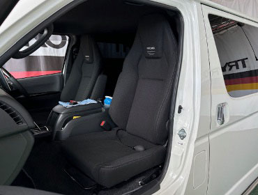 TOYOTA�@�n�C�G�[�X�@8�^SGL�@GDH206V�i2024�N�j�@�Ɂ@RECARO�i���J���j�@LX-F�@TR�@NN�@�~���E�@����