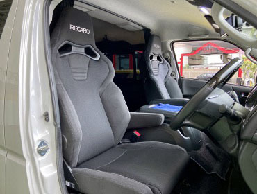 TOYOTA�@���W�A�X�G�[�X�@���C�h�@TRH211K�i2015�N�j�@�Ɂ@RECARO�i���J���j�@SR-C�@BK100�@A/R�@BK/BK�@���@SR-C�@UT100H�@A/R�@BK�@�V�[�g�q�[�^�[�t���@����