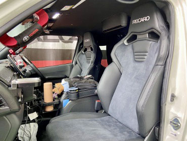 TOYOTA�@�n�C�G�[�X�@7�^���C�h�K�\�����i2024�N�j�@�Ɂ@RECARO�i���J���j�@SR-C�@UT100H�@A/R�@BK�@�V�[�g�q�[�^�[�t���@�~���E�@����