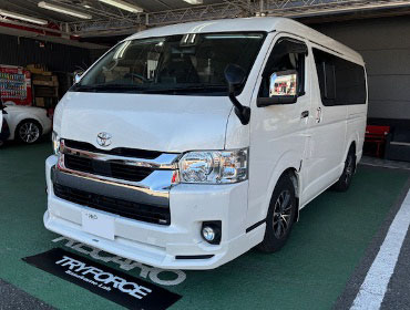 TOYOTA�@�n�C�G�[�X�@TRH214�i2020�N�j�@�Ɂ@RECARO�i���J���j�@SR-C�@BK100�@A/R�@BK/SIL�@����