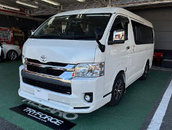 TOYOTA�@�n�C�G�[�X�@TRH214�i2020�N�j�@�Ɂ@RECARO�i���J���j�@SR-C�@BK100�@A/R�@BK/SIL�@����