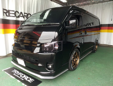 TOYOTA�@�n�C�G�[�X�@GDH211K�i2024�N�j�@�Ɂ@RECARO�i���J���j�@SR-C�@UT100�@A/R�@BK�@�~���E�@����