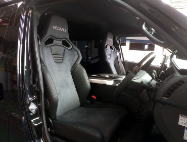 TOYOTA�@�n�C�G�[�X�@GDH211K�i2024�N�j�@�Ɂ@RECARO�i���J���j�@SR-C�@UT100�@A/R�@BK�@�~���E�@����