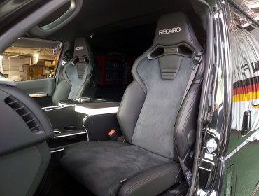 TOYOTA�@�n�C�G�[�X�@GDH211K�i2024�N�j�@�Ɂ@RECARO�i���J���j�@SR-C�@UT100�@A/R�@BK�@�~���E�@����