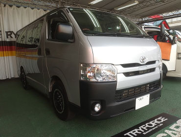 TOYOTA�@�n�C�G�[�XDX�@GDH201�@�t�����g3�l�|���i2018�N�j�@�Ɂ@RECARO�i���J���j�@�G���S���hMV�@BK�@����