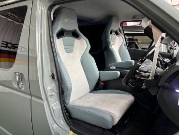 TOYOTA�@�n�C�G�[�X�@GDH206V�i2024�N�j�@�Ɂ@RECARO�i���J���j�@SR-C�@UT100H�@A/R�@�T�[�W�O���C�@�A�[�����X�g�t���@�~���E�@����