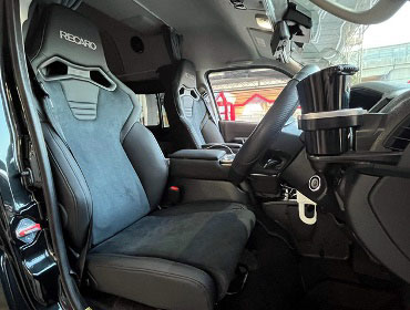 TOYOTA�@�n�C�G�[�X7�^�@TRH200K�i2024�N�j�@�Ɂ@RECARO�i���J���j�@SR-C�@UT100H�@A/R�@BK�@�V�[�g�q�[�^�[�t���@�~���E�@����